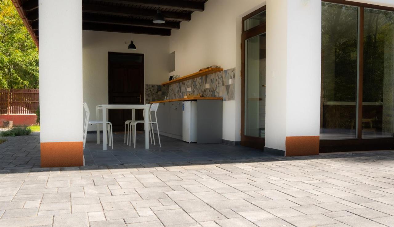 Bagosi Vendeghaz Hotel Hajdubagos Exterior photo